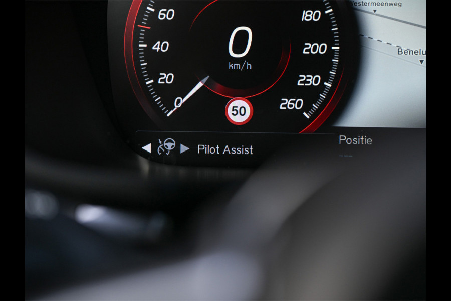 Volvo V60 2.0 D4 Momentum · Camera · Blis · Adaptive cruise · Virtual cockpit · Lane assist · Apple carplay/Android auto · Trekhaak