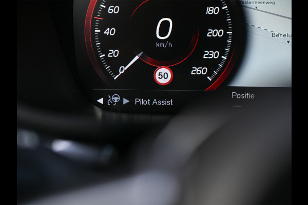 Volvo V60 2.0 D4 Momentum · Camera · Blis · Adaptive cruise · Virtual cockpit · Lane assist · Apple carplay/Android auto · Trekhaak