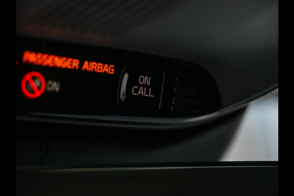 Volvo V60 2.0 D4 Momentum · Camera · Blis · Adaptive cruise · Virtual cockpit · Lane assist · Apple carplay/Android auto · Trekhaak