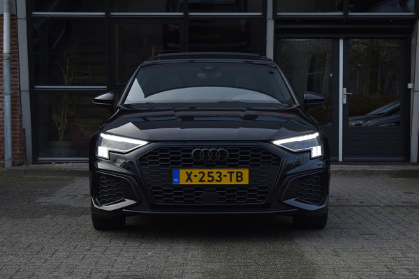 Audi A3 Sportback 35 TFSI S edition Pano Kuip Lane B&O Trekhaak Leder