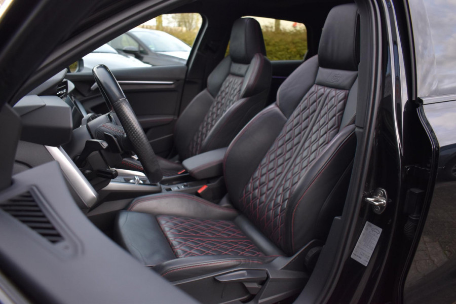 Audi A3 Sportback 35 TFSI S edition Pano Kuip Lane B&O Trekhaak Leder