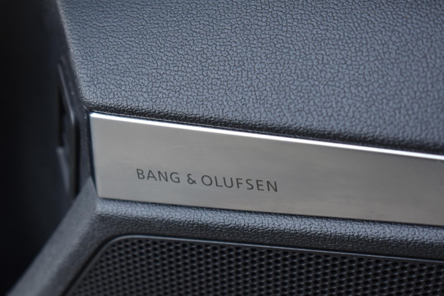 Audi A3 Sportback 35 TFSI S edition Pano Kuip Lane B&O Trekhaak Leder