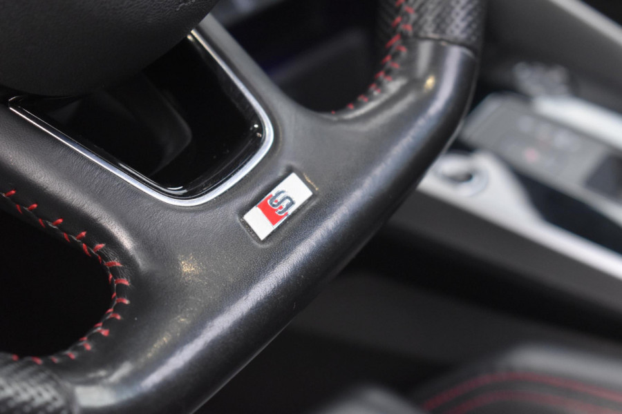 Audi A3 Sportback 35 TFSI S edition Pano Kuip Lane B&O Trekhaak Leder