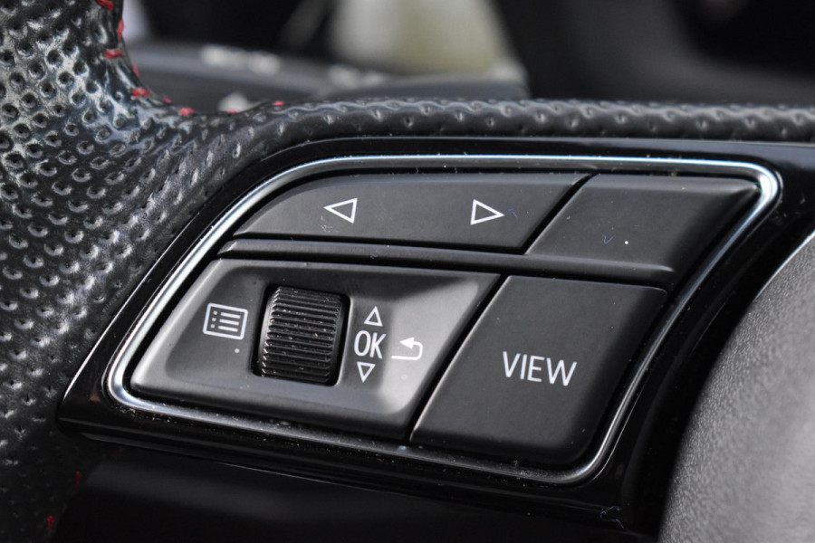 Audi A3 Sportback 35 TFSI S edition Pano Kuip Lane B&O Trekhaak Leder