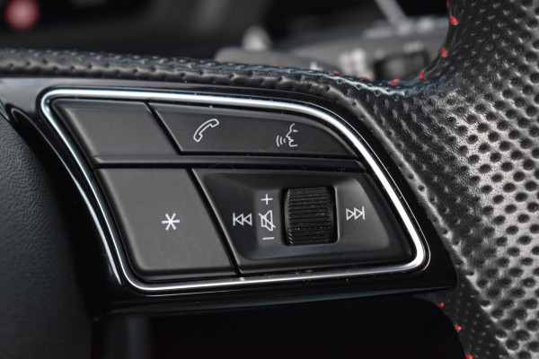 Audi A3 Sportback 35 TFSI S edition Pano Kuip Lane B&O Trekhaak Leder