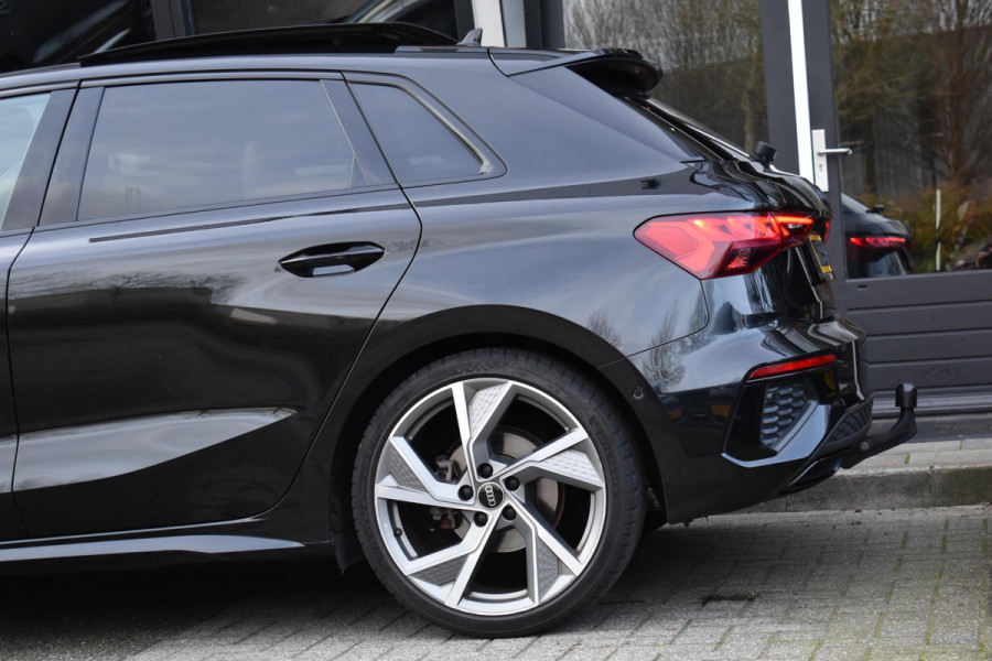 Audi A3 Sportback 35 TFSI S edition Pano Kuip Lane B&O Trekhaak Leder