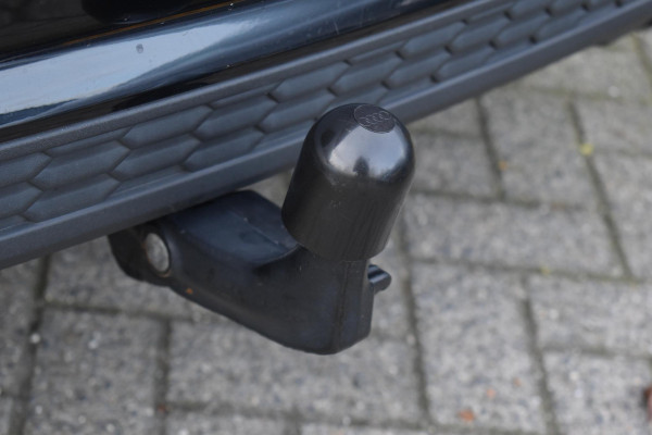 Audi A3 Sportback 35 TFSI S edition Pano Kuip Lane B&O Trekhaak Leder