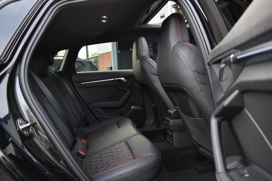 Audi A3 Sportback 35 TFSI S edition Pano Kuip Lane B&O Trekhaak Leder