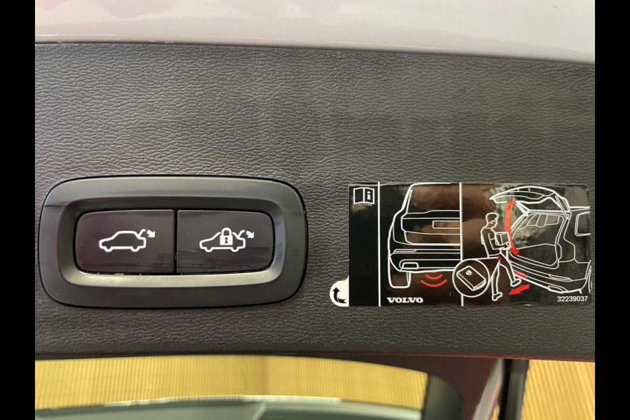 Volvo XC40 Recharge P8 AWD R-Design|90%SOH|TREKHAAK|1/2 LEDER|STOEL+STUURVERWARMING|ACC|CARPLAY|CLIMA+CRUISE|NL|NAP|IN.BTW|1e EIG|