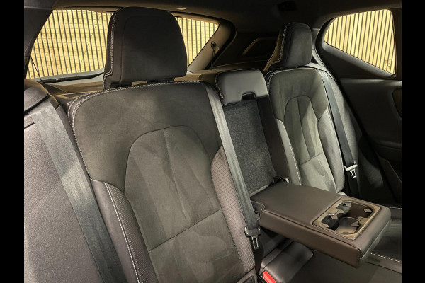 Volvo XC40 Recharge P8 AWD R-Design|90%SOH|TREKHAAK|1/2 LEDER|STOEL+STUURVERWARMING|ACC|CARPLAY|CLIMA+CRUISE|NL|NAP|IN.BTW|1e EIG|