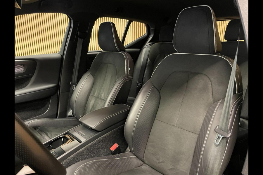 Volvo XC40 Recharge P8 AWD R-Design|90%SOH|TREKHAAK|1/2 LEDER|STOEL+STUURVERWARMING|ACC|CARPLAY|CLIMA+CRUISE|NL|NAP|IN.BTW|1e EIG|