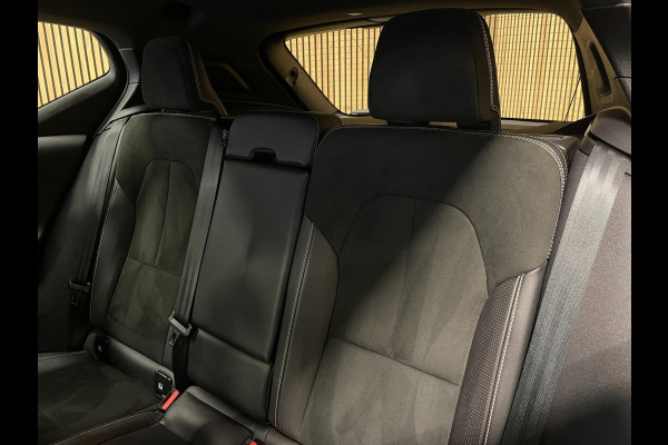 Volvo XC40 Recharge P8 AWD R-Design|90%SOH|TREKHAAK|1/2 LEDER|STOEL+STUURVERWARMING|ACC|CARPLAY|CLIMA+CRUISE|NL|NAP|IN.BTW|1e EIG|