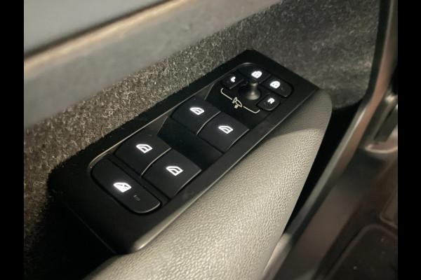 Volvo XC40 Recharge P8 AWD R-Design|90%SOH|TREKHAAK|1/2 LEDER|STOEL+STUURVERWARMING|ACC|CARPLAY|CLIMA+CRUISE|NL|NAP|IN.BTW|1e EIG|