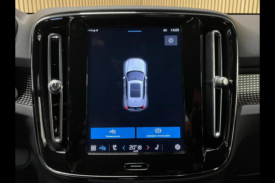 Volvo XC40 Recharge P8 AWD R-Design|90%SOH|TREKHAAK|1/2 LEDER|STOEL+STUURVERWARMING|ACC|CARPLAY|CLIMA+CRUISE|NL|NAP|IN.BTW|1e EIG|