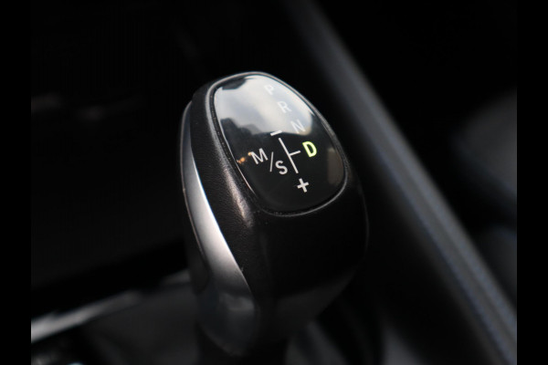 BMW X1 xDrive25e High Executive M Sport Pakket Automaat / Panoramadak / Trekhaak / Shadow Line / LED / Head-up Display / Sportstoelen / 19 Inch / Leder / Parkeersensoren voor+achter / Stoelverwarming / Harman Kardon / Achteruitrijcamera / Stuurwielverwarming / Extra Getint Glas