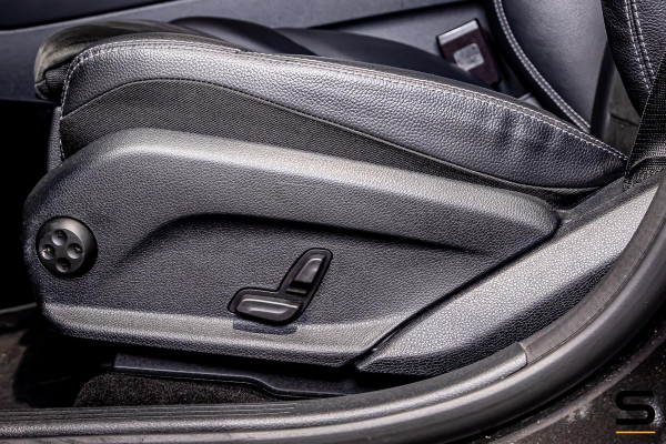 Mercedes-Benz GLC Coupé 300e 4MATIC Business Solution AMG|Pano|Cam|1eig