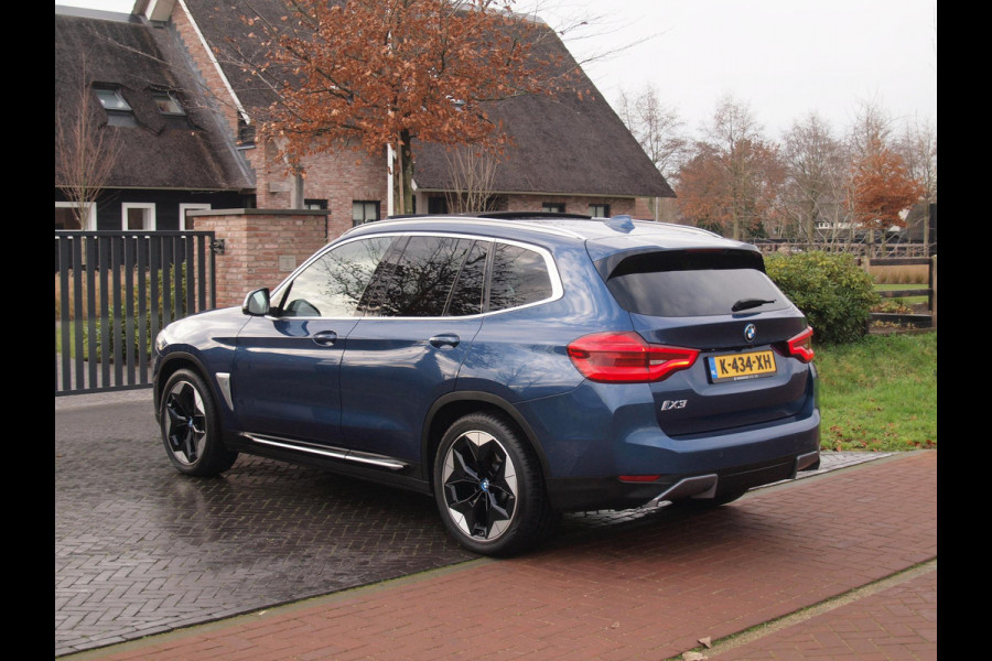 BMW iX3 High Executive 80 kWh | Panoramadak | 360 Camera | Sfeerverlichting | Head-Up Display | Harman Kardon |