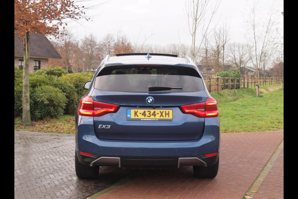 BMW iX3 High Executive 80 kWh | Panoramadak | 360 Camera | Sfeerverlichting | Head-Up Display | Harman Kardon |