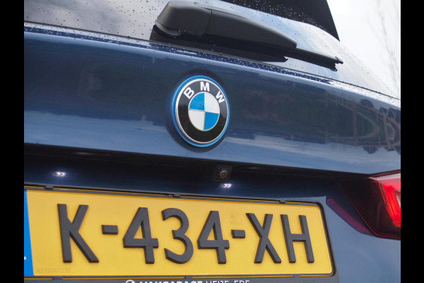 BMW iX3 High Executive 80 kWh | Panoramadak | 360 Camera | Sfeerverlichting | Head-Up Display | Harman Kardon |