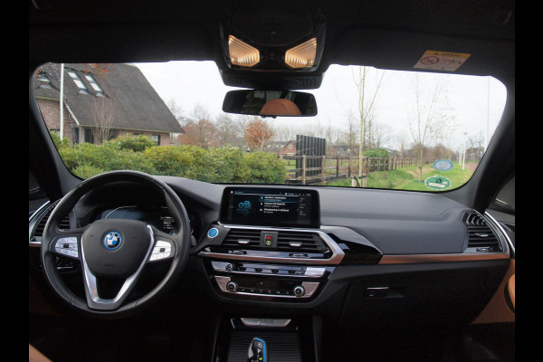 BMW iX3 High Executive 80 kWh | Panoramadak | 360 Camera | Sfeerverlichting | Head-Up Display | Harman Kardon |