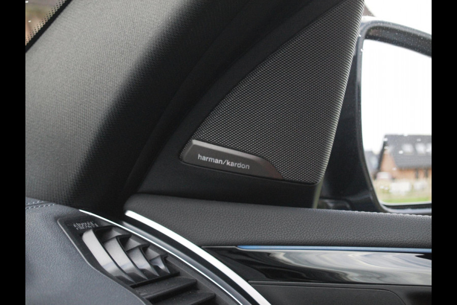 BMW iX3 High Executive 80 kWh | Panoramadak | 360 Camera | Sfeerverlichting | Head-Up Display | Harman Kardon |