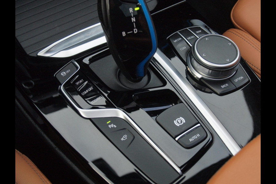 BMW iX3 High Executive 80 kWh | Panoramadak | 360 Camera | Sfeerverlichting | Head-Up Display | Harman Kardon |