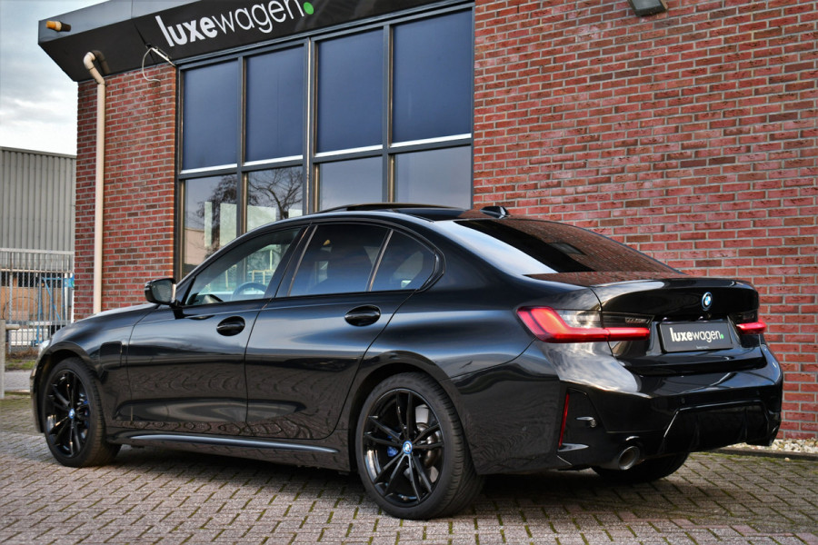 BMW 3-serie 330e xDrive M-Sport Pro Pano M-zetels ACC HUD 19inch El-klep