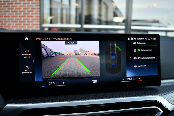 BMW 3-serie 330e xDrive M-Sport Pro Pano M-zetels ACC HUD 19inch El-klep