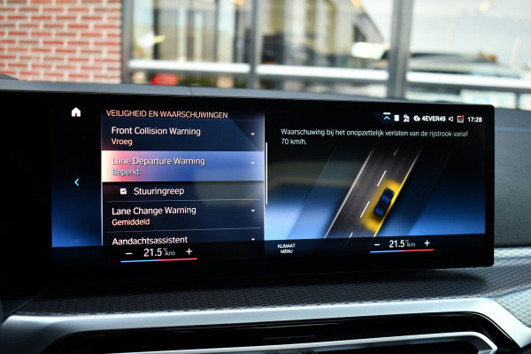 BMW 3-serie 330e xDrive M-Sport Pro Pano M-zetels ACC HUD 19inch El-klep