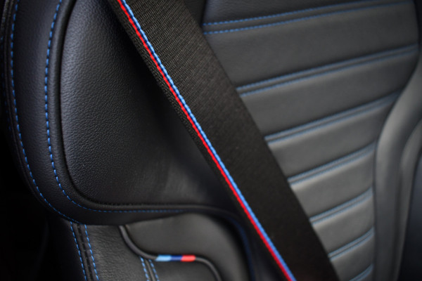 BMW 3-serie 330e xDrive M-Sport Pro Pano M-zetels ACC HUD 19inch El-klep