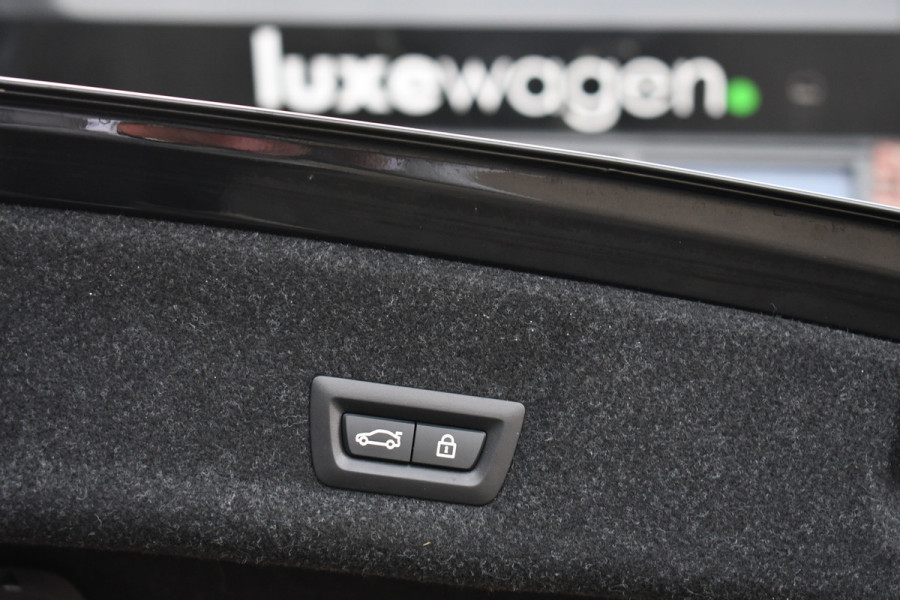 BMW 3-serie 330e xDrive M-Sport Pro Pano M-zetels ACC HUD 19inch El-klep