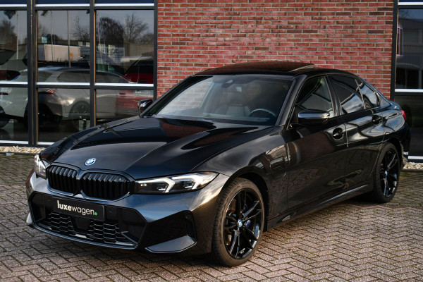 BMW 3-serie 330e xDrive M-Sport Pro Pano M-zetels ACC HUD 19inch El-klep