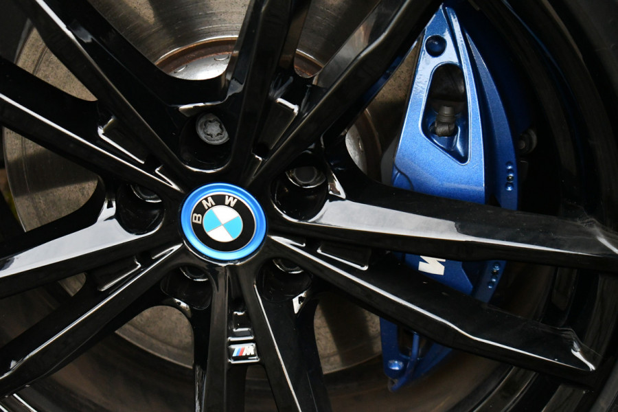 BMW 3-serie 330e xDrive M-Sport Pro Pano M-zetels ACC HUD 19inch El-klep