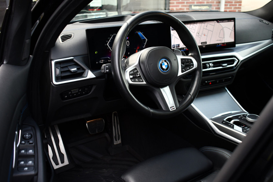 BMW 3-serie 330e xDrive M-Sport Pro Pano M-zetels ACC HUD 19inch El-klep