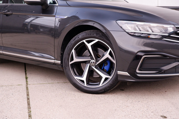 Volkswagen Passat Variant 1.4 TSI PHEV GTE Business | Pano | Elek. Trekhaak | Camera | Carplay | Navi | LED