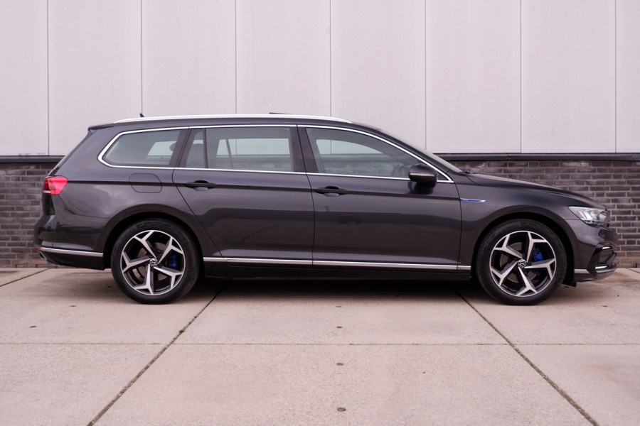 Volkswagen Passat Variant 1.4 TSI PHEV GTE Business | Pano | Elek. Trekhaak | Camera | Carplay | Navi | LED