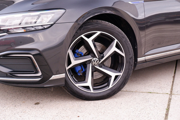 Volkswagen Passat Variant 1.4 TSI PHEV GTE Business | Pano | Elek. Trekhaak | Camera | Carplay | Navi | LED