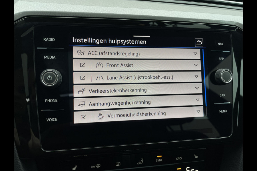 Volkswagen Passat Variant 1.4 TSI PHEV GTE Business | Pano | Elek. Trekhaak | Camera | Carplay | Navi | LED