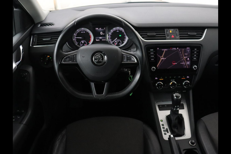 Škoda Octavia 1.0 TSI Ambition | Stoelverwarming | Trekhaak | Half leder | Carplay | Navigatie | DAB | Climate control | Cruise control | Parkeerhulp | Bluetooth
