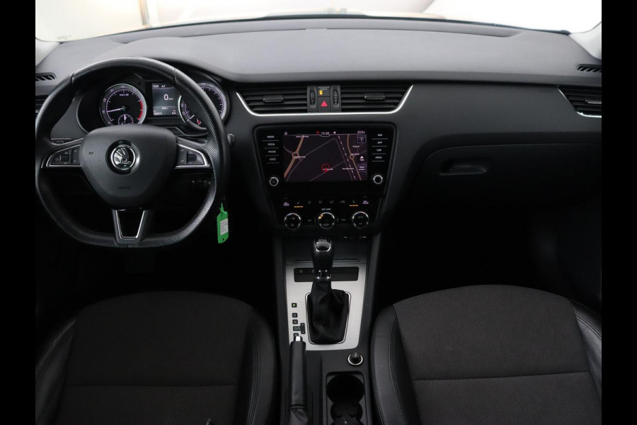 Škoda Octavia 1.0 TSI Ambition | Stoelverwarming | Trekhaak | Half leder | Carplay | Navigatie | DAB | Climate control | Cruise control | Parkeerhulp | Bluetooth