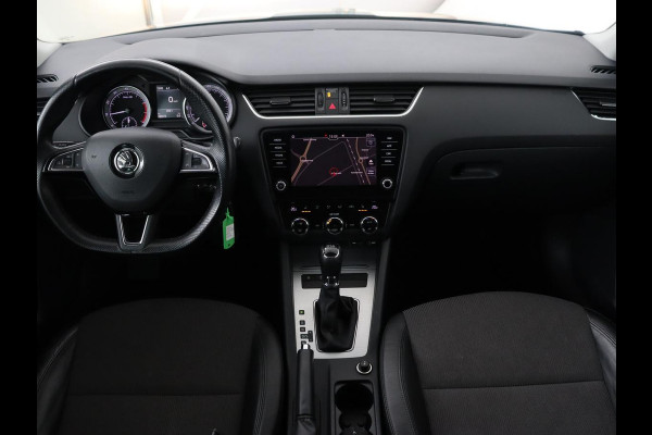 Škoda Octavia 1.0 TSI Ambition | Stoelverwarming | Trekhaak | Half leder | Carplay | Navigatie | DAB | Climate control | Cruise control | Parkeerhulp | Bluetooth