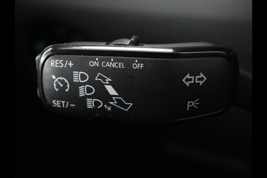 Škoda Octavia 1.0 TSI Ambition | Stoelverwarming | Trekhaak | Half leder | Carplay | Navigatie | DAB | Climate control | Cruise control | Parkeerhulp | Bluetooth