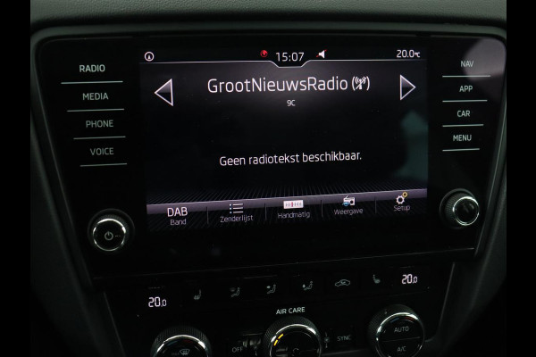 Škoda Octavia 1.0 TSI Ambition | Stoelverwarming | Trekhaak | Half leder | Carplay | Navigatie | DAB | Climate control | Cruise control | Parkeerhulp | Bluetooth