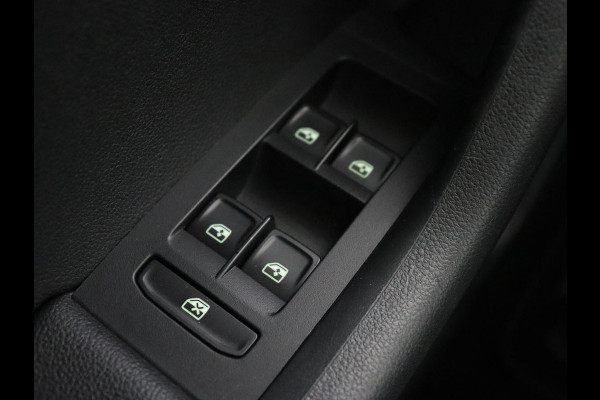 Škoda Octavia 1.0 TSI Ambition | Stoelverwarming | Trekhaak | Half leder | Carplay | Navigatie | DAB | Climate control | Cruise control | Parkeerhulp | Bluetooth