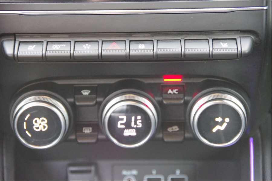 Renault Clio 1.3 TCe Initiale Paris 131PK AUT. LED, LEDER, KEYLESS, CAMERA, STOEL/STUURVERWARMING, NAVI, CRUISE, CLIMA