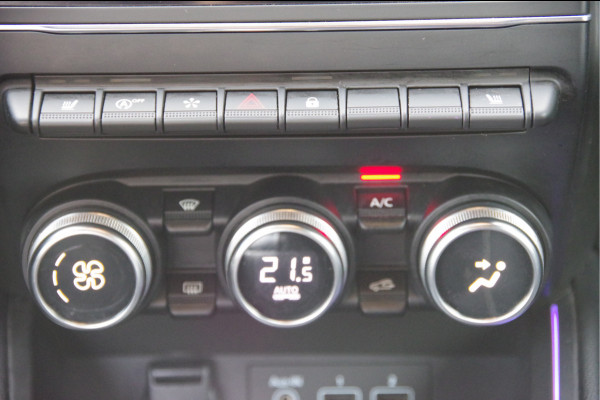 Renault Clio 1.3 TCe Initiale Paris 131PK AUT. LED, LEDER, KEYLESS, CAMERA, STOEL/STUURVERWARMING, NAVI, CRUISE, CLIMA