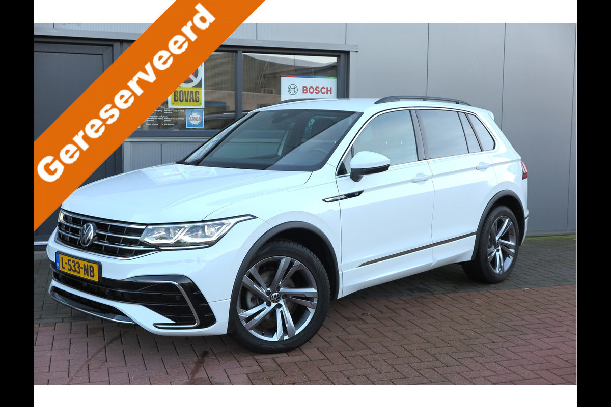 Volkswagen Tiguan 1.5 TSI 150pk DSG 2xR-Line Virtual Cockpit , Trekhaak, Camera , Navi , DAB+ , Carplay , Led verlichting etc.