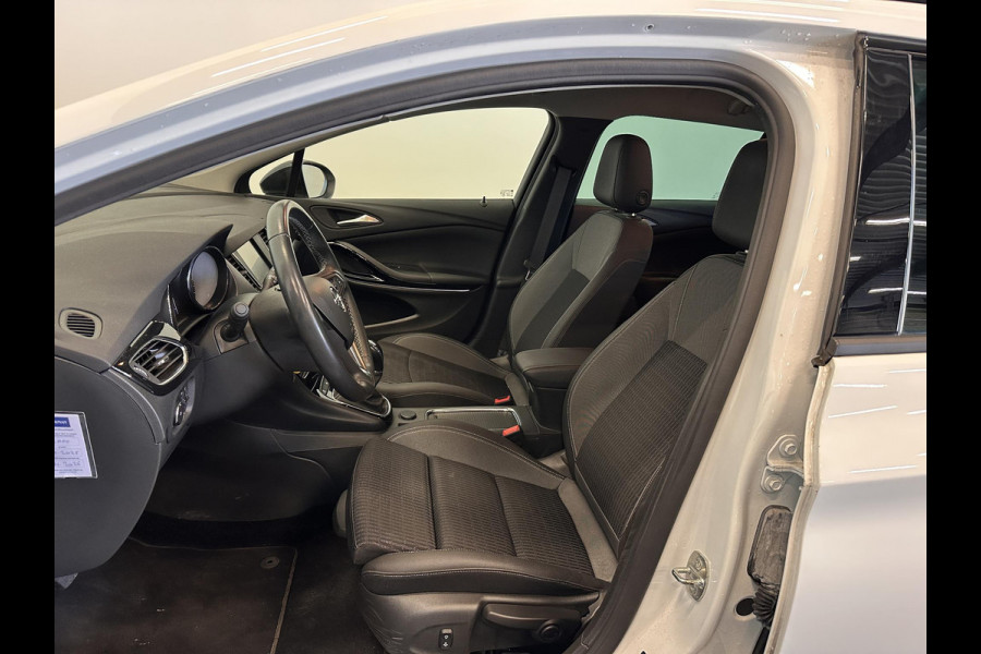 Opel Astra Sports Tourer 1.2 Design & Tech | Full LED | Climate Control | Navigatie | Apple Carplay/Android Auto | PDC V+A | Camera | Cruise Control | AGR Comfortstoel | Lane Assist | Privacy Glass | Gloss Black Pack
