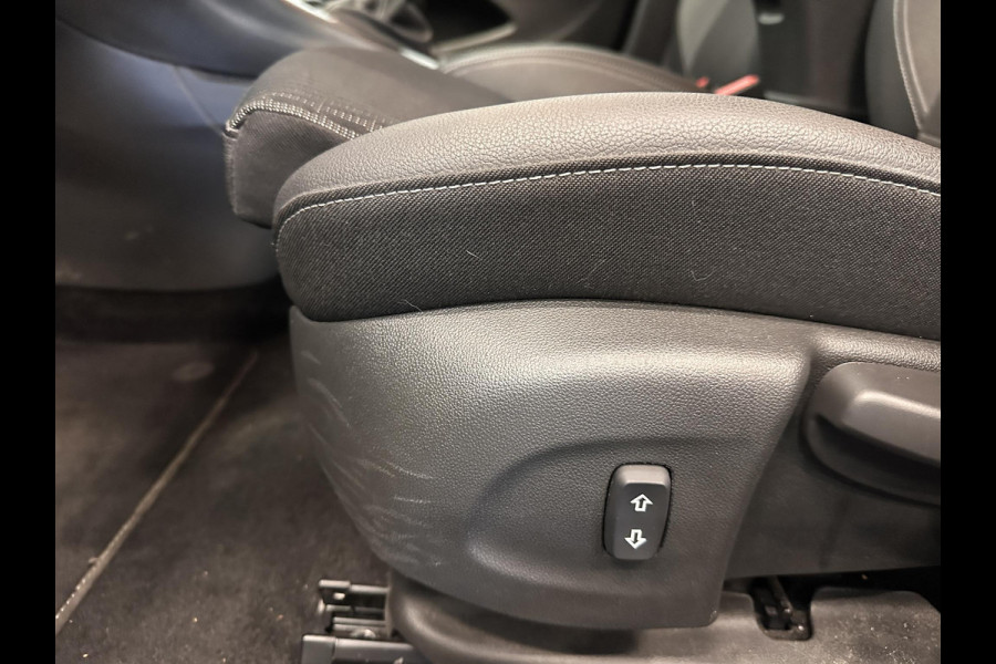 Opel Astra Sports Tourer 1.2 Design & Tech | Full LED | Climate Control | Navigatie | Apple Carplay/Android Auto | PDC V+A | Camera | Cruise Control | AGR Comfortstoel | Lane Assist | Privacy Glass | Gloss Black Pack