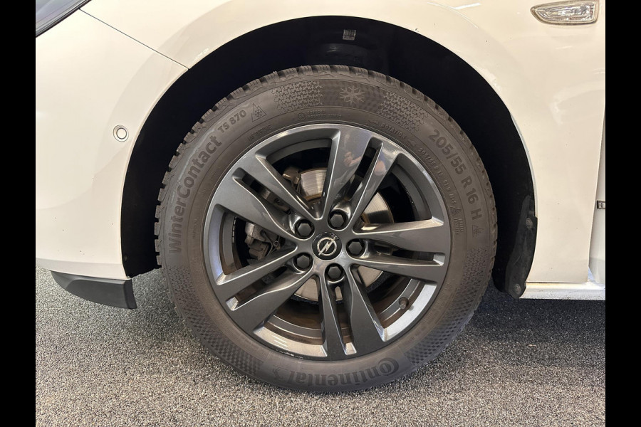 Opel Astra Sports Tourer 1.2 Design & Tech | Full LED | Climate Control | Navigatie | Apple Carplay/Android Auto | PDC V+A | Camera | Cruise Control | AGR Comfortstoel | Lane Assist | Privacy Glass | Gloss Black Pack